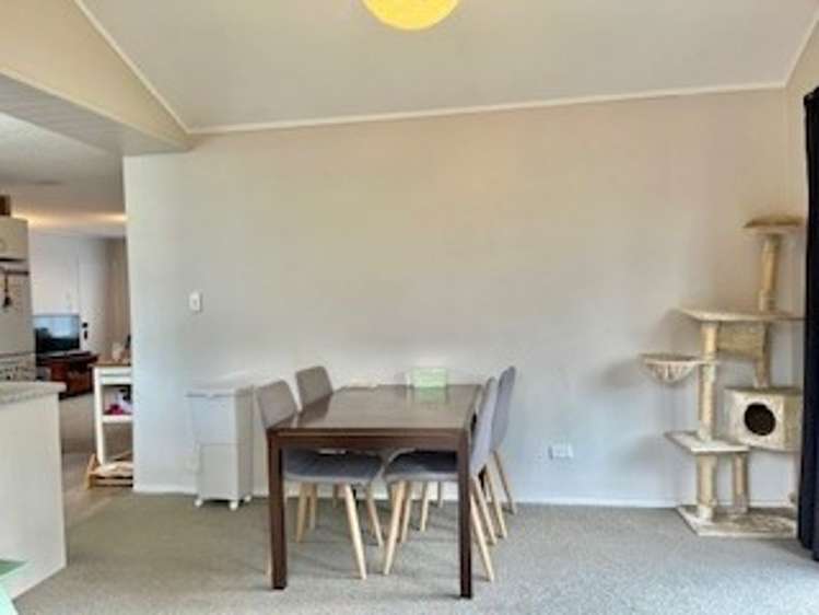 1/7 Pomelo Road Te Atatu South_9