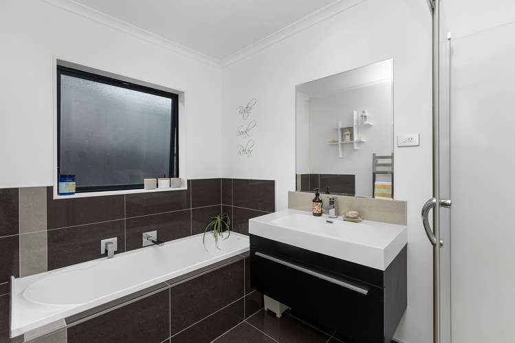 37 Alpers Ridge Leamington_19