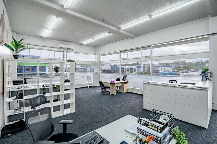 228 Dee Street and 11 Earnslaw Street Avenal_21