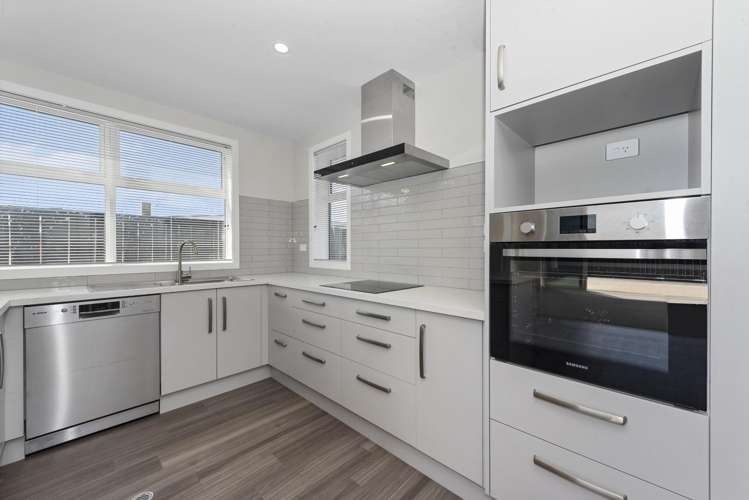 2/120 Horsham Downs Road 2612_6