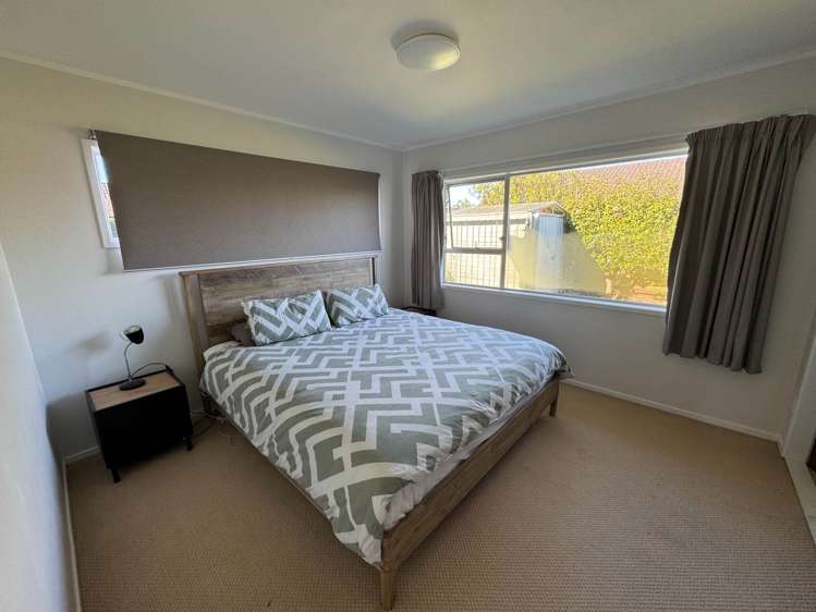 1/957A Beach Road Torbay_6