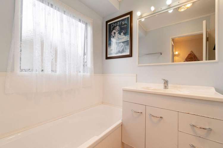 25a Duncan Avenue Te Atatu South_13