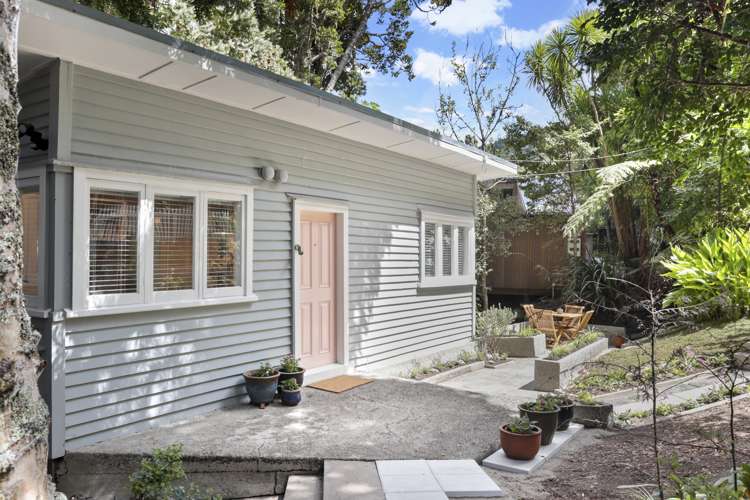 33 York Road Titirangi_24