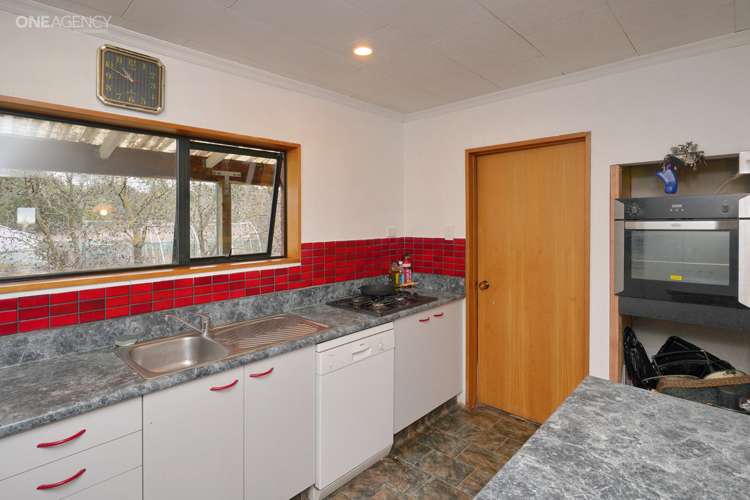 2555 South Eyre Road West Eyreton_10