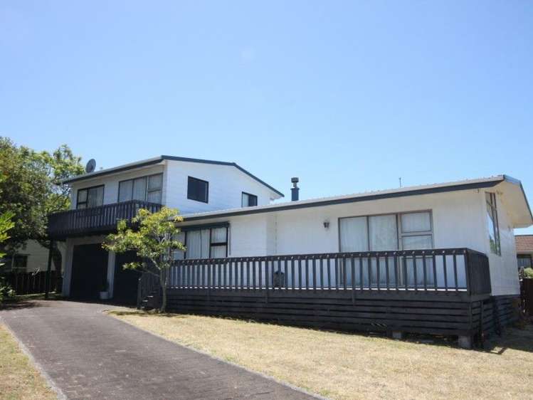 4 Given Grove Pauanui_0