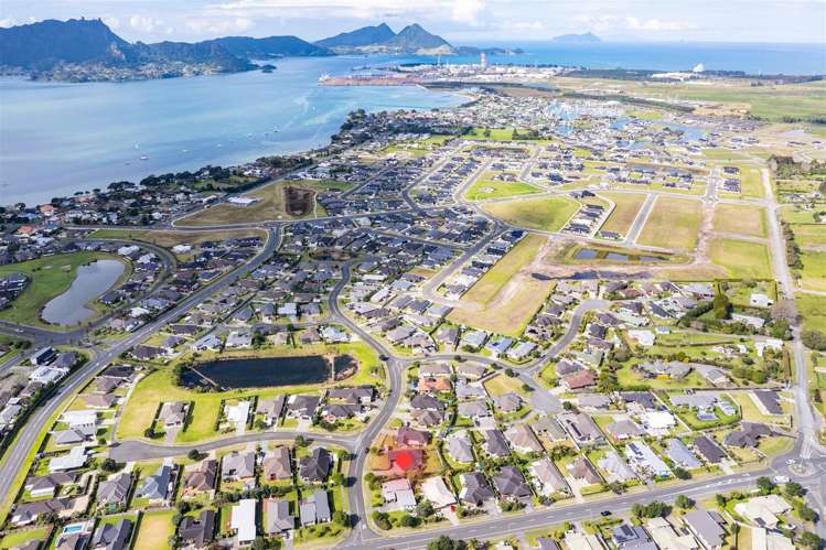 4 Kowi Lakes Drive One Tree Point_12