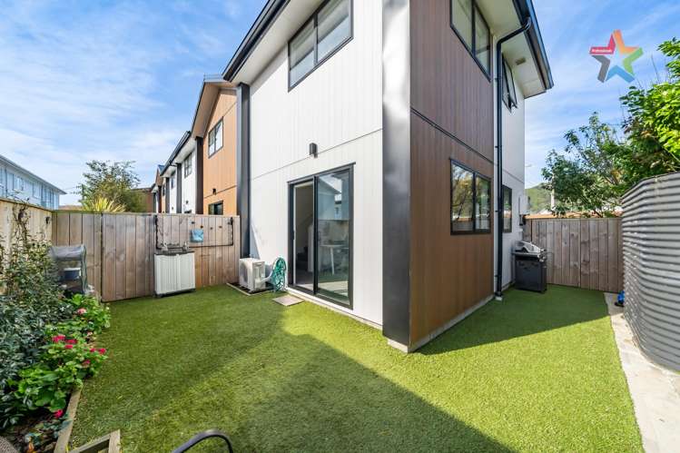 8/97 Whites Line East Waiwhetu_9