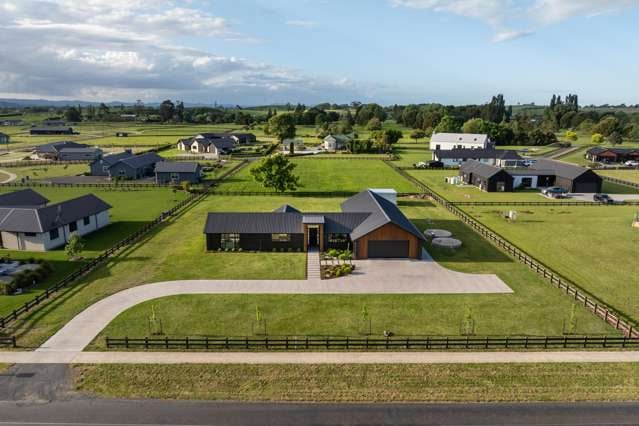 Countryside Charm with Stunning Pirongia Views