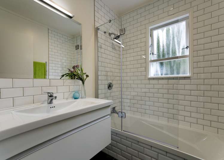 34 Dolbear Street Titirangi_8