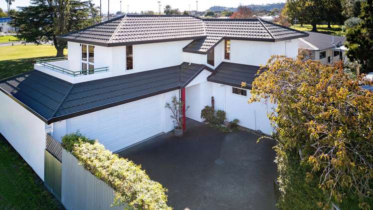 15A Menin Road Onekawa_14