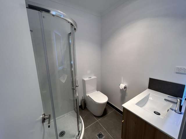 1B/23 Hibiscus Avenue Hamilton Lake_4