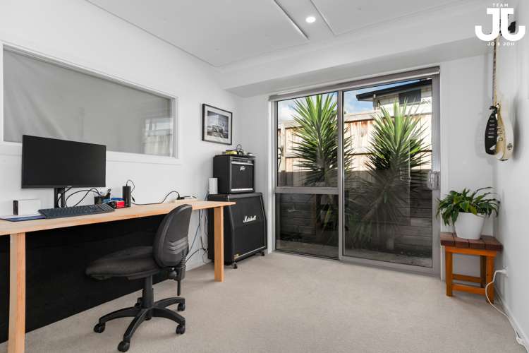 56 Whakaturou Crescent Pyes Pa_19