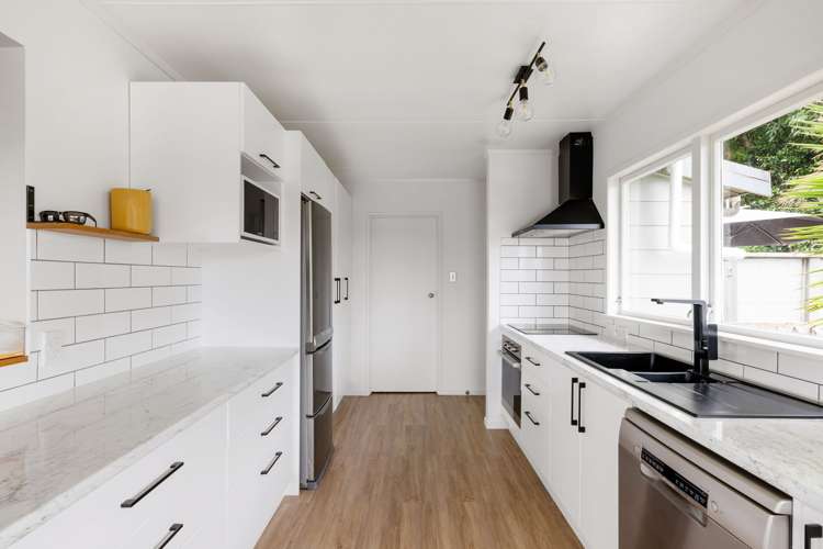 38 Pohutukawa Drive Pukete_6