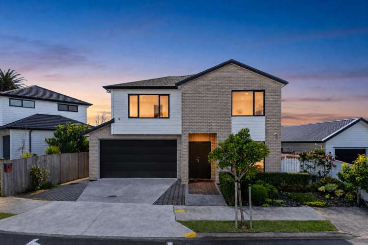 63 Makete Crescent_1