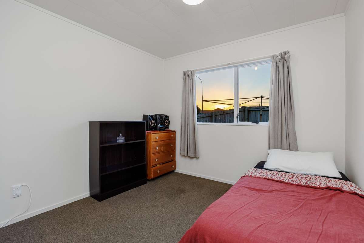 12A Sturges Road_1