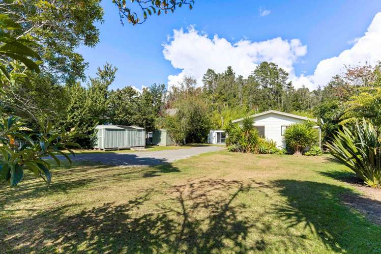 112 McKellar Place Whangamata_29