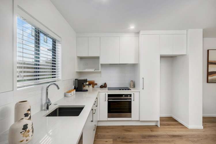 2C Stokes Avenue Te Atatu Peninsula_9