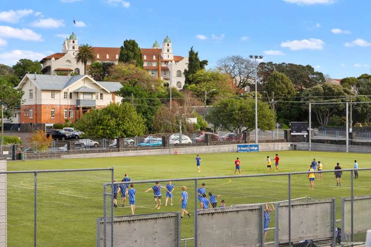 215/10 Lion Place Epsom_7