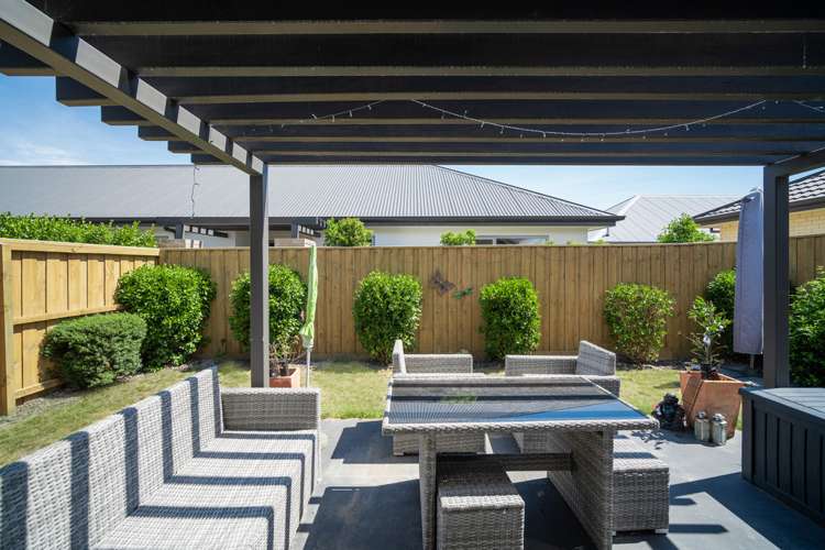 21 Farnborough Way Rolleston_11