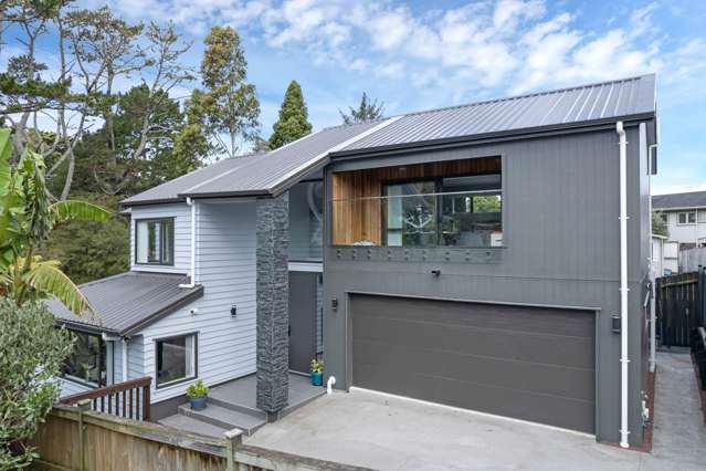 Comfortable & Modern Family Home - 6 Bed+5 Bat...