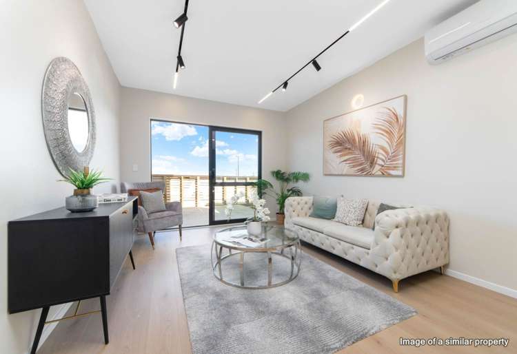 18 Greenbrier Street Westgate_5