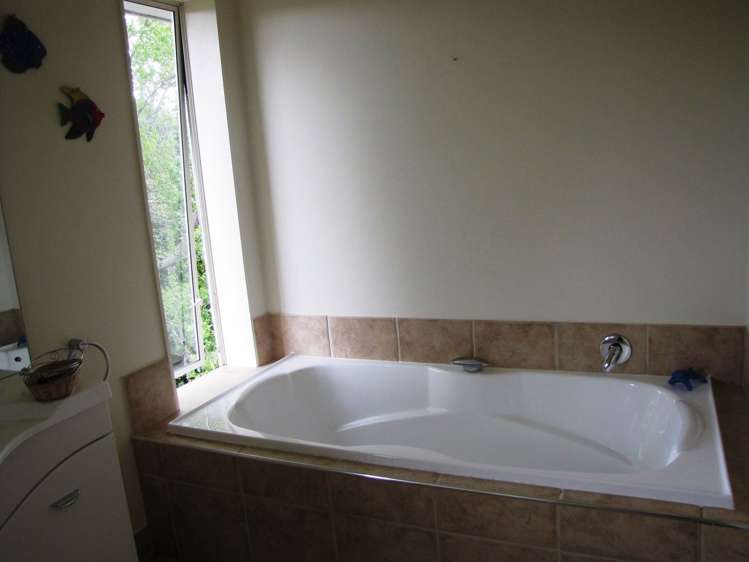 15 Tanglewood Place Cockle Bay_12