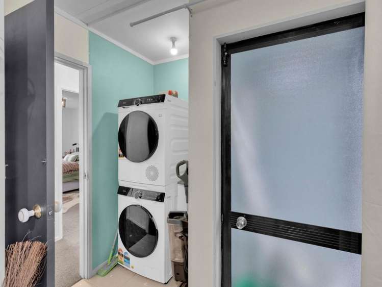 8 Shelley Jane Place Dinsdale_13