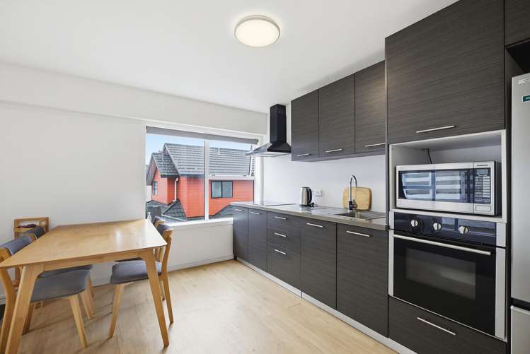 8/32 Akaroa Drive Maupuia_1