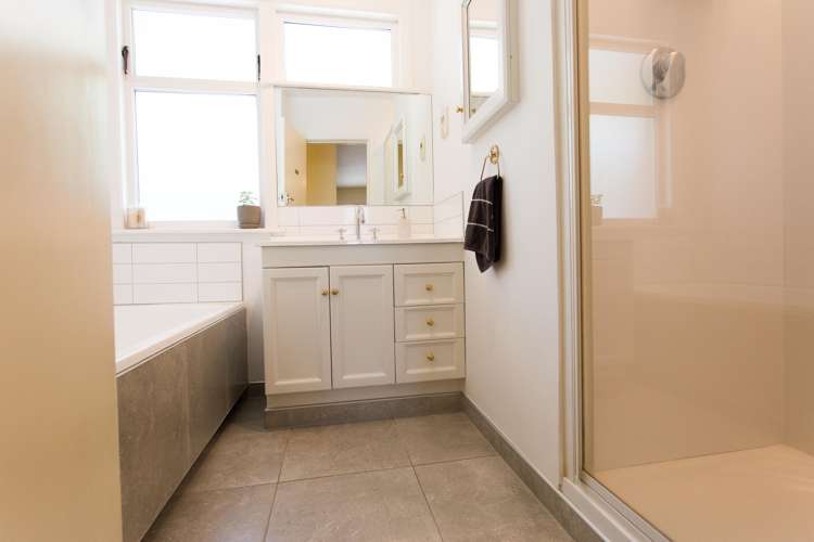 9 Hurunui Street Cracroft_16