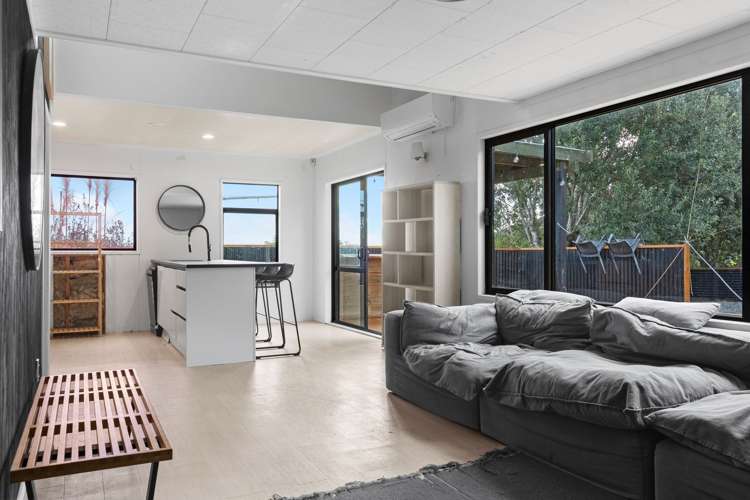 7 Bush Point Road Cable Bay_9