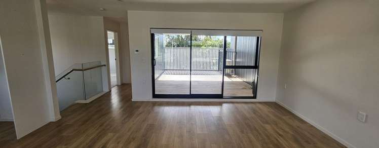 70A Portage Road New Lynn_21