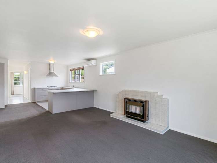 8 Faulke Avenue Wainuiomata_6