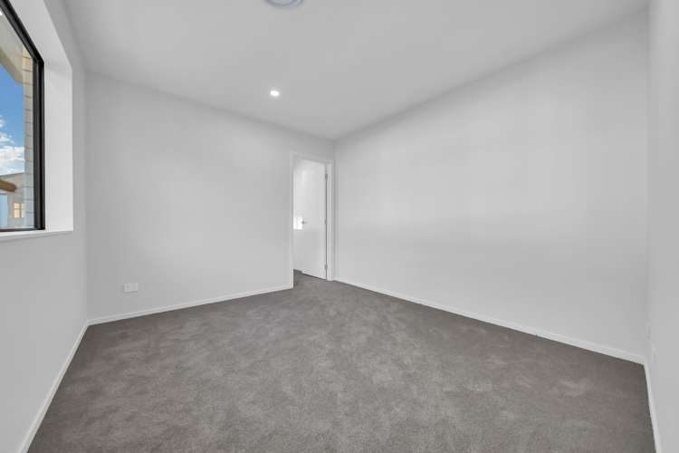 1 Tullymore Drive Flat Bush_13