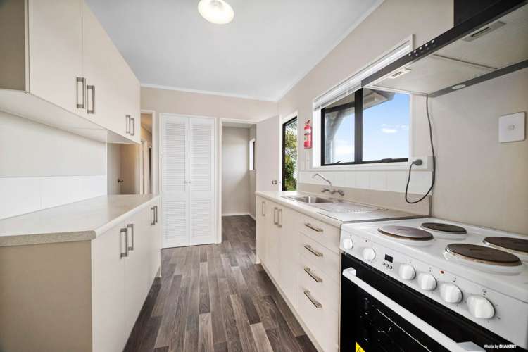 2/332 Whangaparaoa Road_5