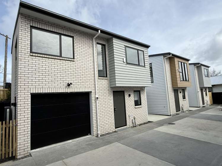 6/7 Peverill Crescent 10695_12