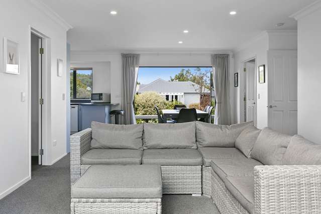 2/94 Harvey Street Waipahihi_3