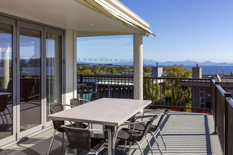 2/70 Harvey Street Waipahihi_31