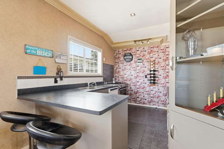 10 Andresen Street Foxton Beach_2