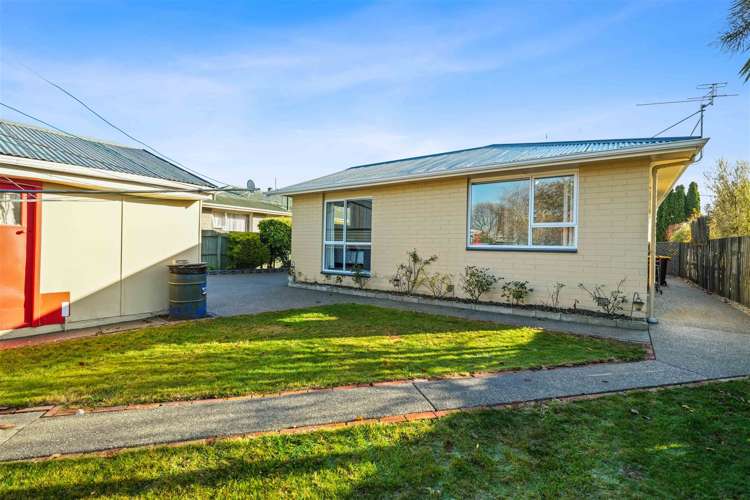 22 Kathleen Crescent Hornby_19