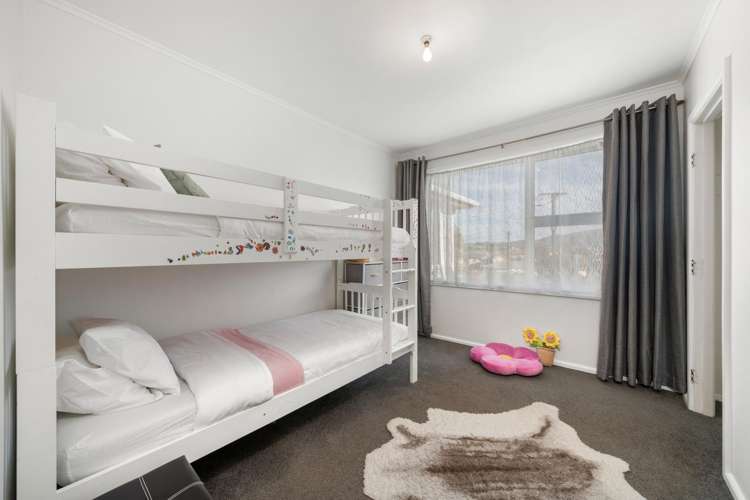 10 Birman Place Cannons Creek_7