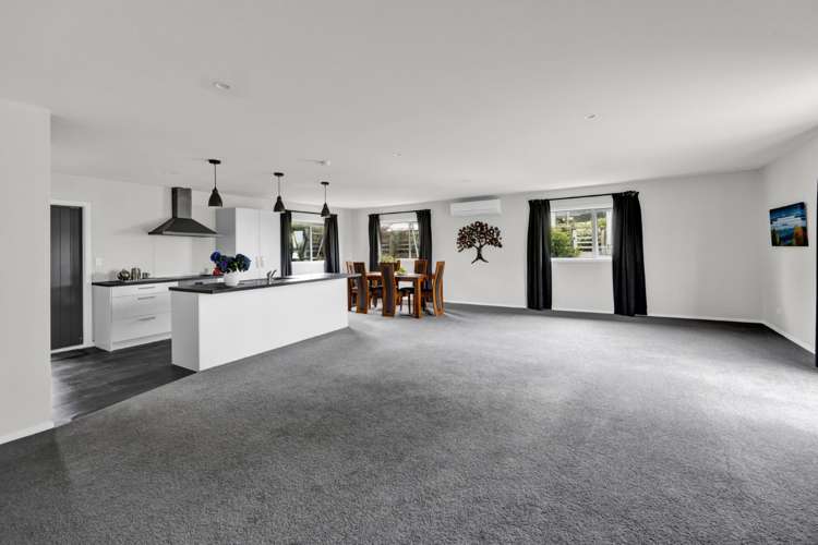 102 Seaview Road Westown_12