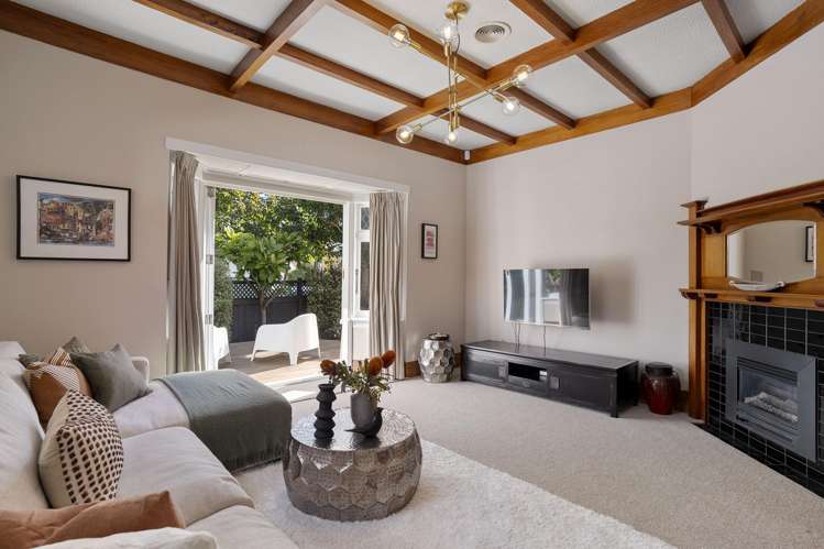 24 Queensway Three Kings_1