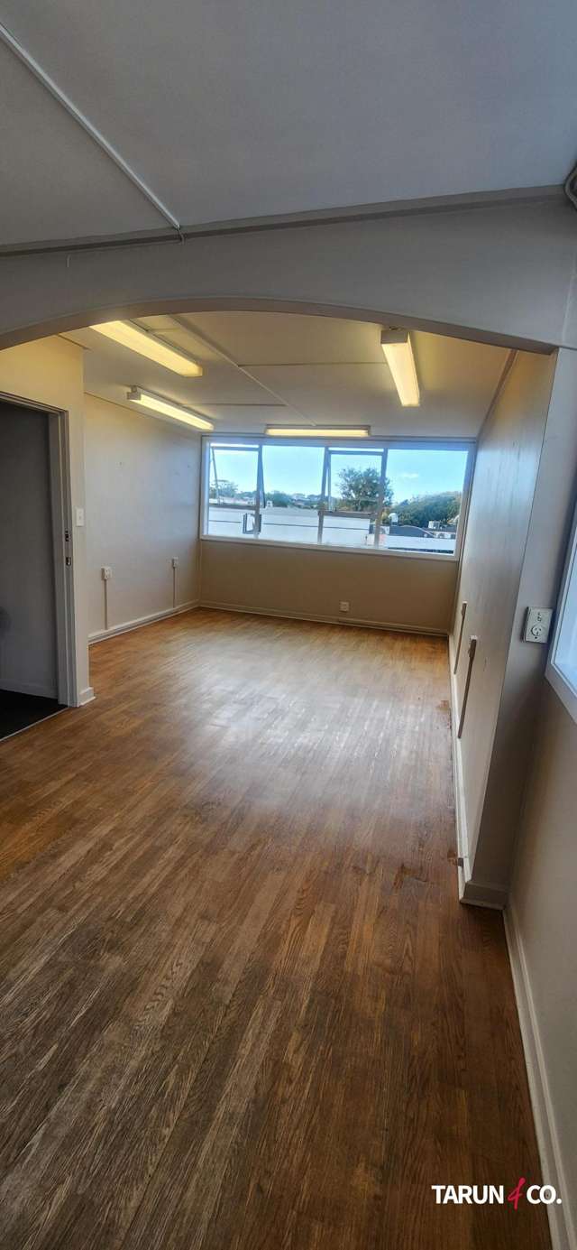 8-14 Moore Street Howick_4