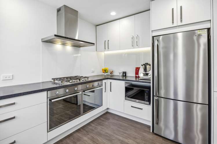 22 Regency Crescent Redwood_2