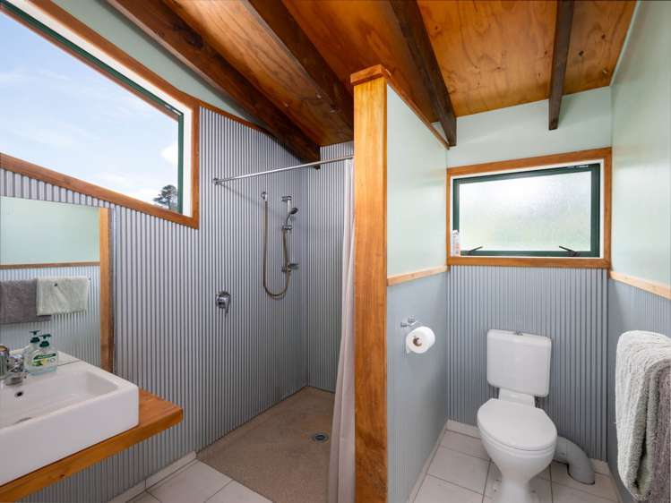 6 Kokohuia Road Omapere_13