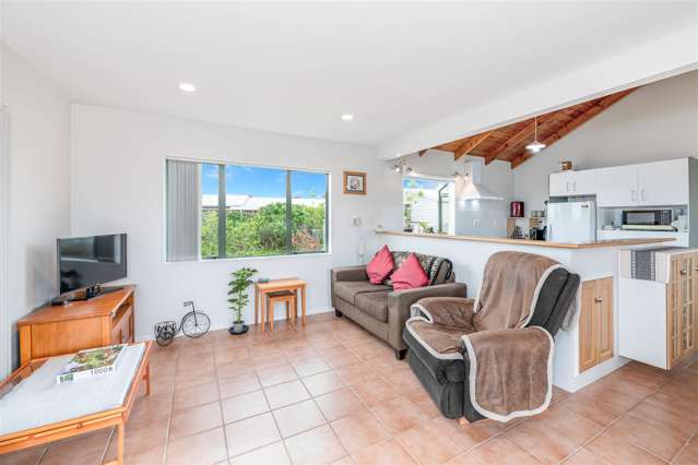 1/204 Sturges Road Henderson_3