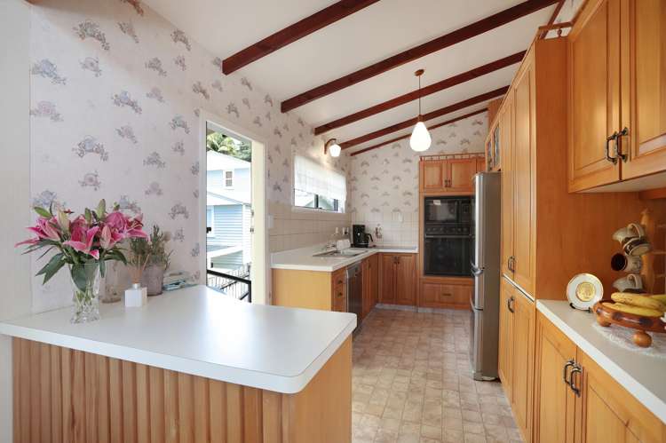 211 Woodlands Park Road Titirangi_9