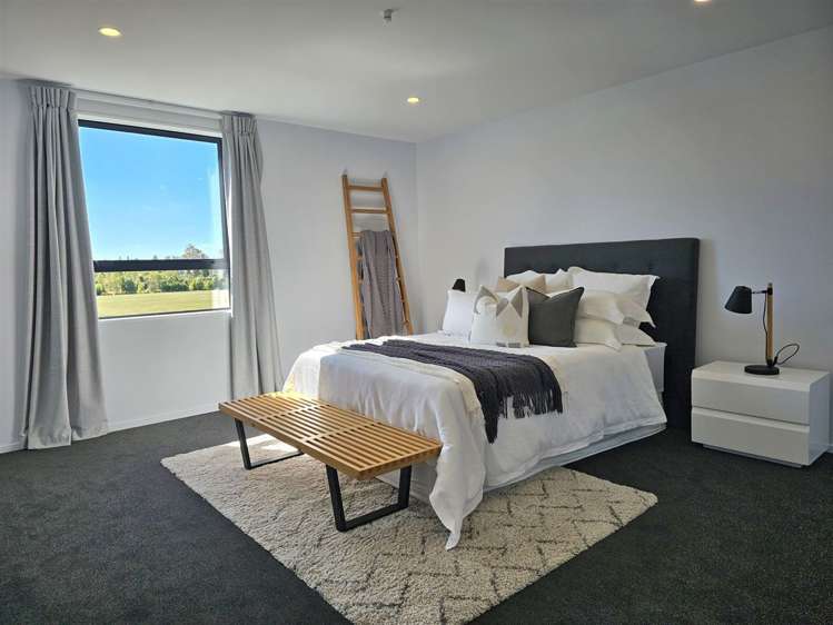 1 Malaga Crescent Harewood_5