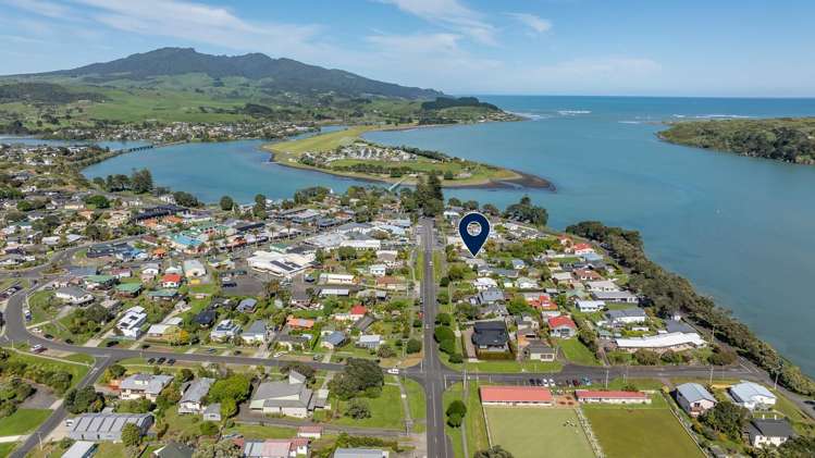 22 Wallis Street Raglan_27