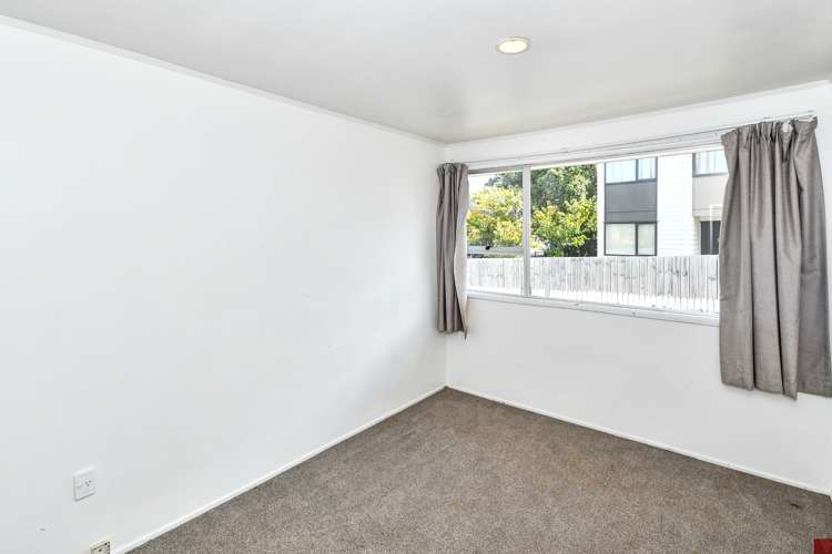 12 Damian Way Auckland - Manukau_11